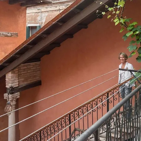 Rialto Quiet Heritage Casa Veronica - 5 Guests - 5 Mins Rialto-3